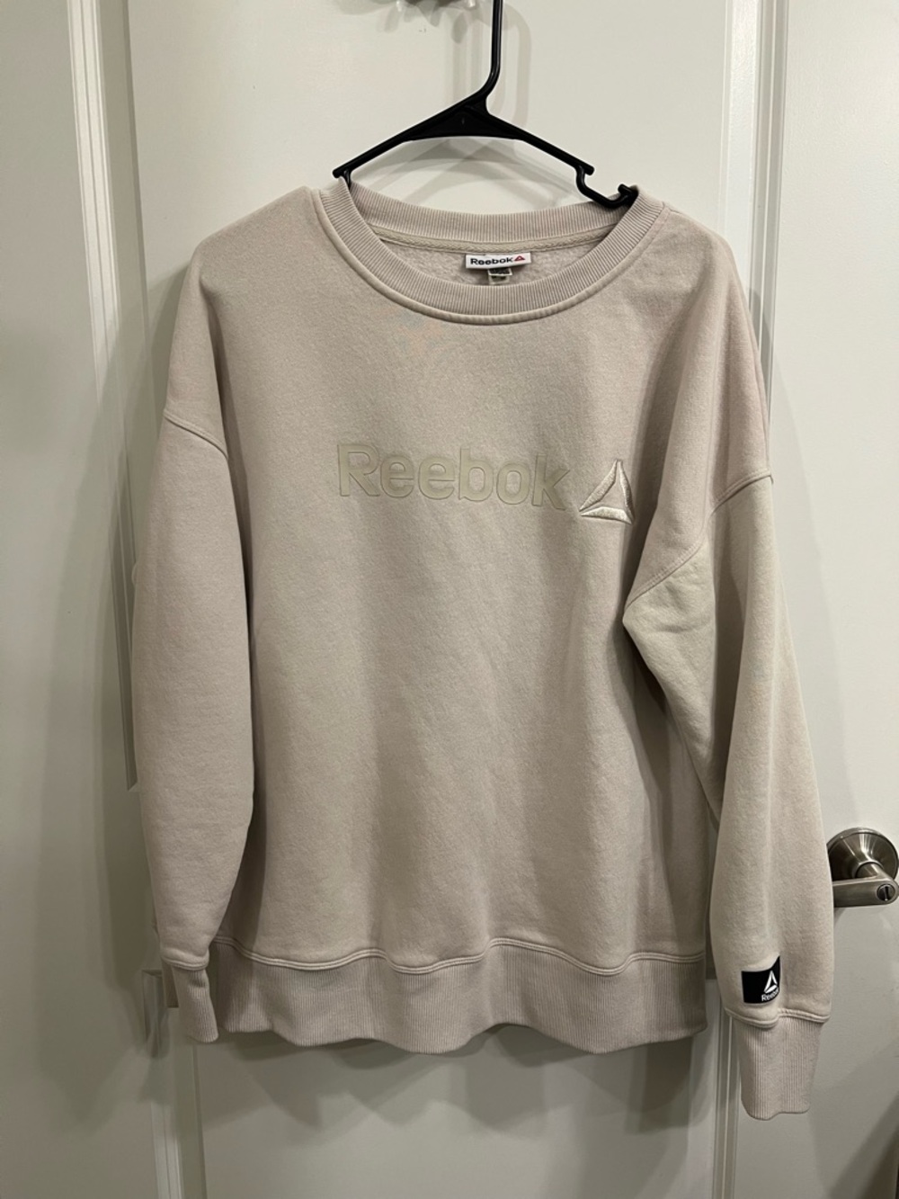 Reebok Crewneck Sweatshirt in Light Beige Cream